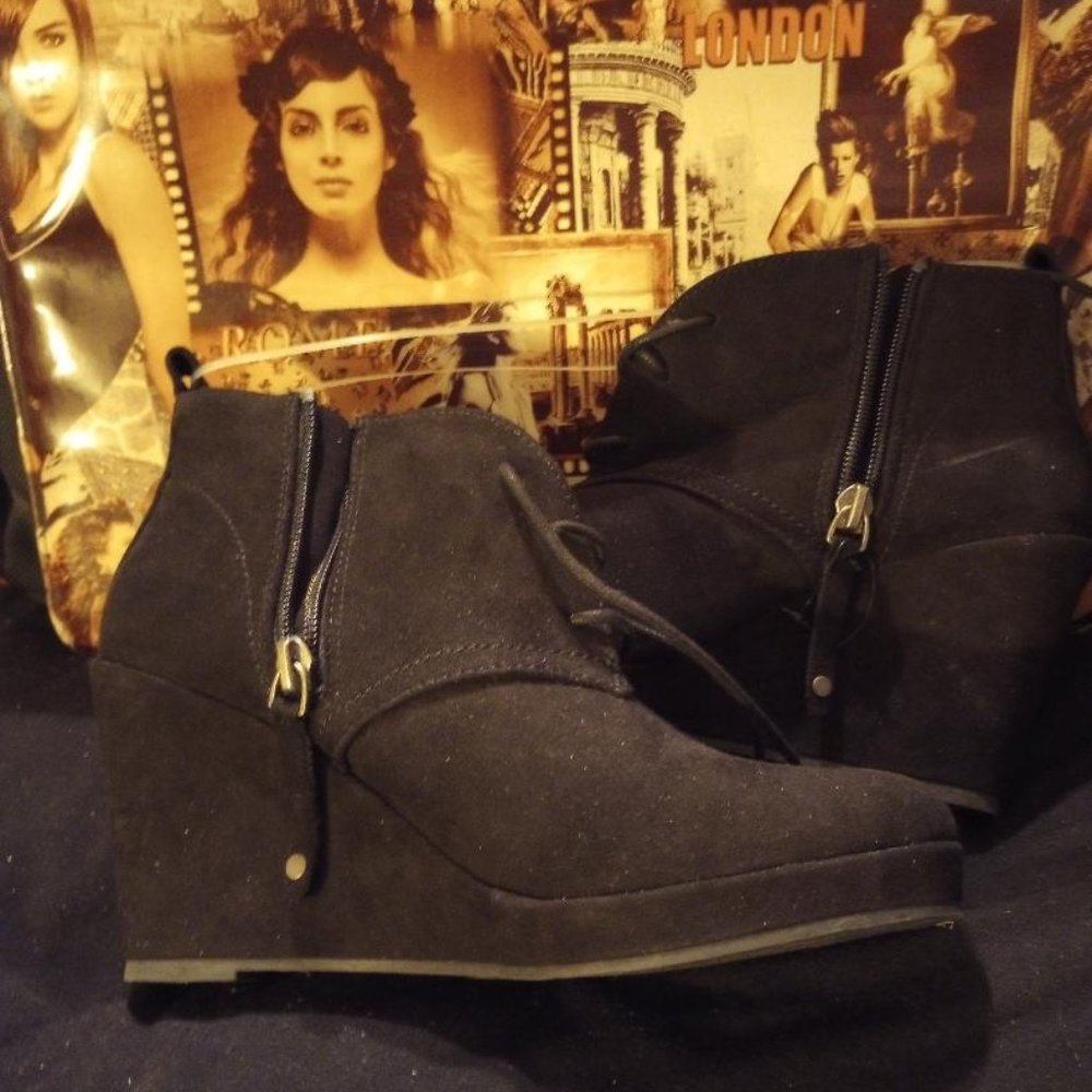 Dolce Vita Black‎ Wedge Ankle Booties
